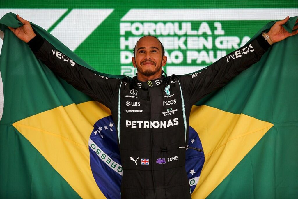 Presidente da Ferrari projeta 2025 com Hamilton