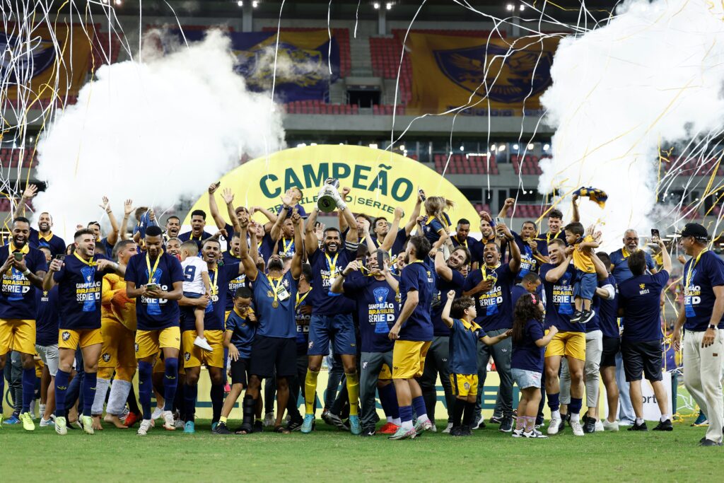 Retrô é campeão da Série D com festa em Pernambuco