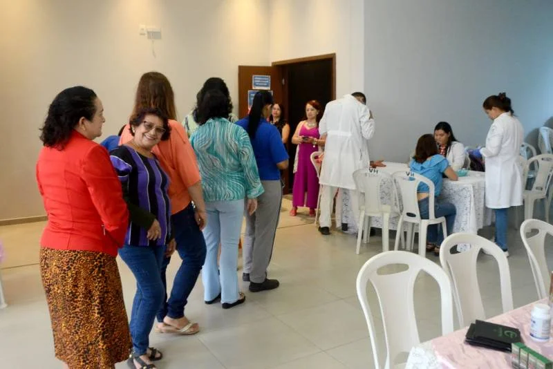 Seduc conscientiza servidores sobre câncer de mama com a campanha Outubro Rosa