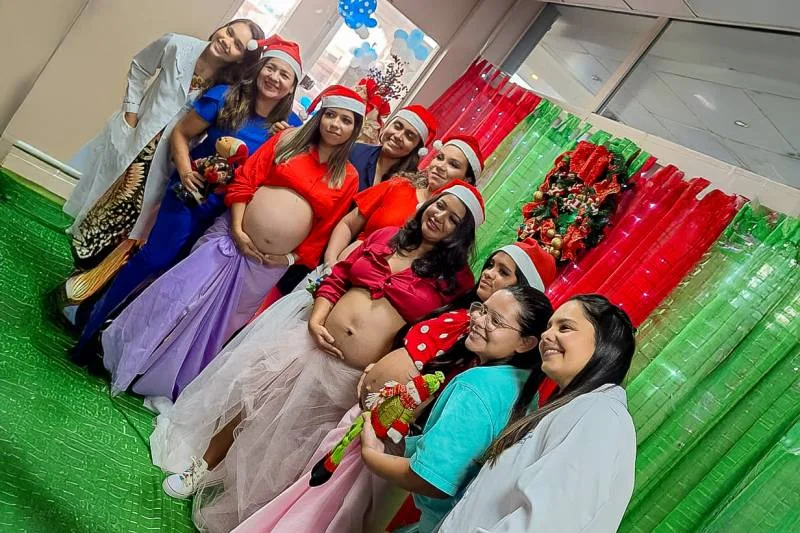 Ensaio fotográfico de Natal para gestantes do Hospital de Clínicas promove autoestima